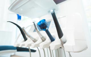 Behandlungsgeräte in der Praxis Familiendentist