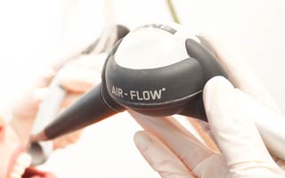 Prophylaxe mit Air-Flow