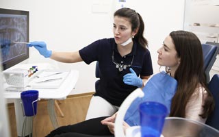 Zahnkrone › Beratung zur Überkronung